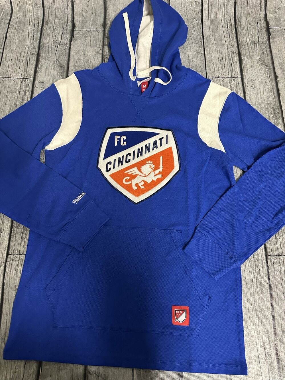 NWOT Men’s Mitchell & Ness FC Cincinnati Thermal Lightweight Hoodie Medium Blue